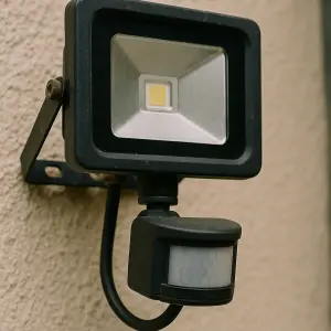 Fit A Floodlight PIR Sensor